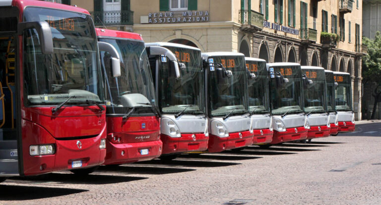 Scopri di più sull'articolo Trasporti Savona,  il privato resta a piedi – di Frida Nacinovich