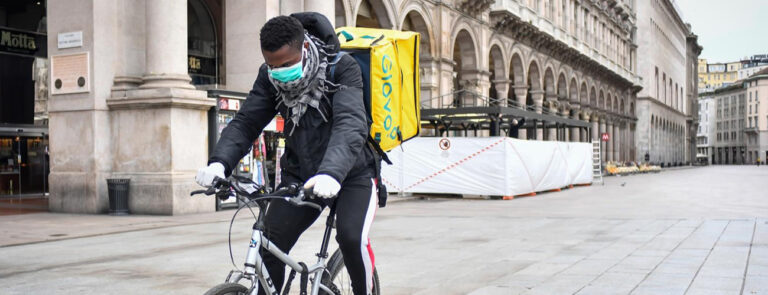 Scopri di più sull'articolo La rivolta dei rider di fronte al pericolo coronavirus – Gabriella Del Rosso