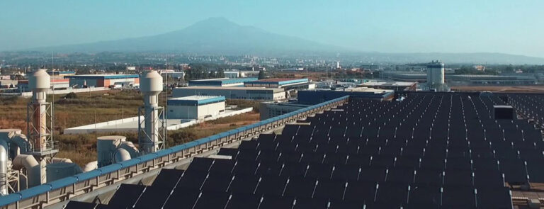 Scopri di più sull'articolo Etna Valley, dove regna il fotovoltaico Enel – di Frida Nacinovich