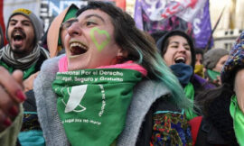 La vittoria delle donne argentine: legalizzato l’aborto – di Vittorio Bonanni