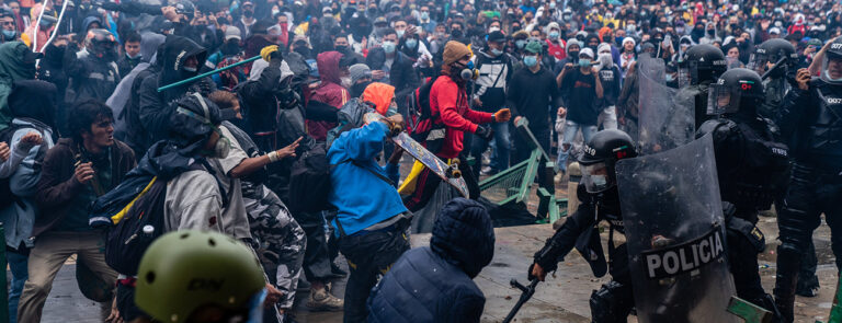 Scopri di più sull'articolo Colombia: brutale repressione della protesta popolare – di Sergio Bassoli